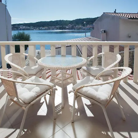 Apartments Tisno - Villa Mare-3