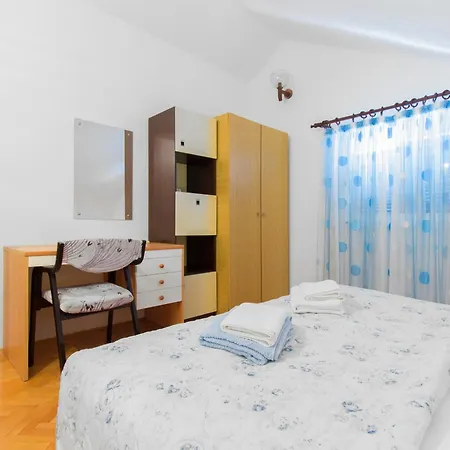 7 Olives Apartments-2