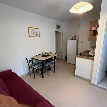 Apartments Mais Tisno-2