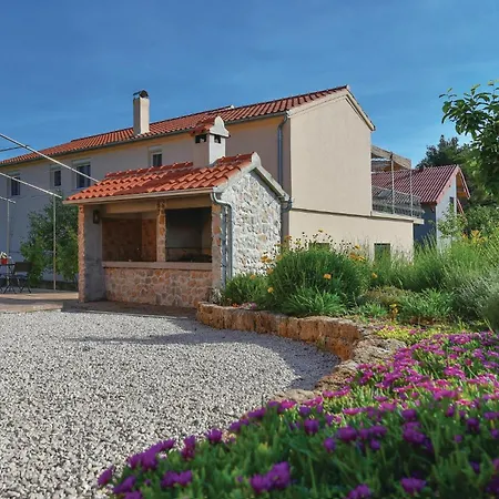 Three-Bedroom Holiday Home In Sibenik-2