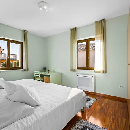 4 Bedroom Cozy Home In Vodice-3