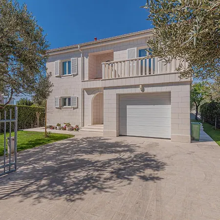 4 Bedroom Cozy Home In Vodice-2