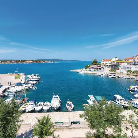 Three-Bedroom Holiday Home In Sibenik-3