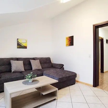 Lilu Apartments-3