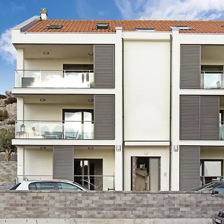 Three-Bedroom Apartment In Sibenik-3