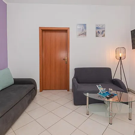 Apartments Burazer - Family Friendly-3