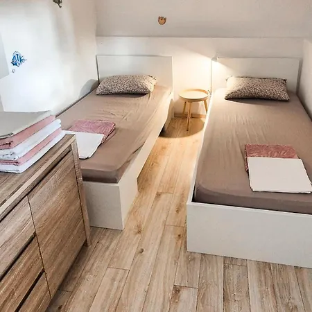 Pet Friendly Apartment In Zaboric With Wifi-2