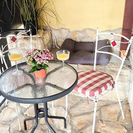 Pet Friendly Apartment In Zaboric With Wifi-3