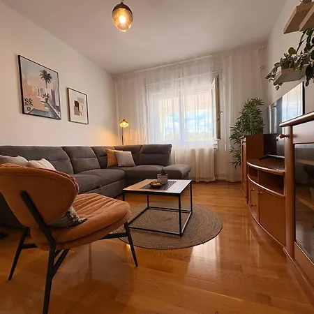 Apartment And Rooms Dalmatiko-3