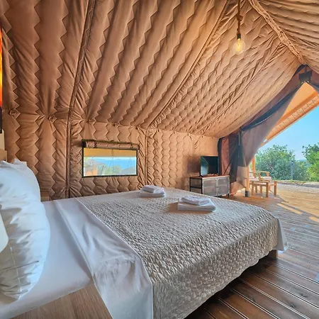 Golden Haven Luxe Glamp Resort-2