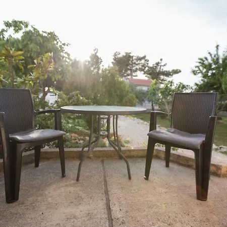 Studio Apartment By The Sea-2