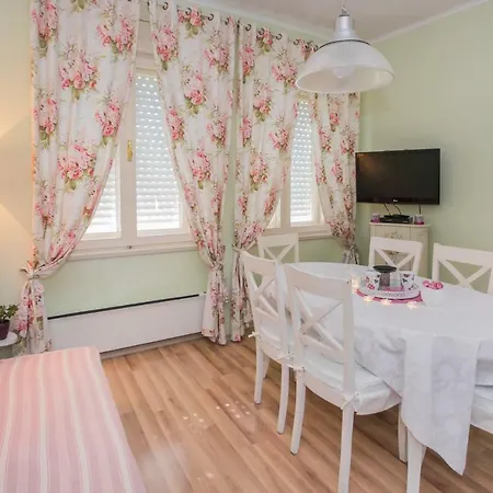 Shabby Chic Apartments-2