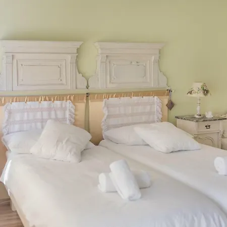 Shabby Chic Apartments-3