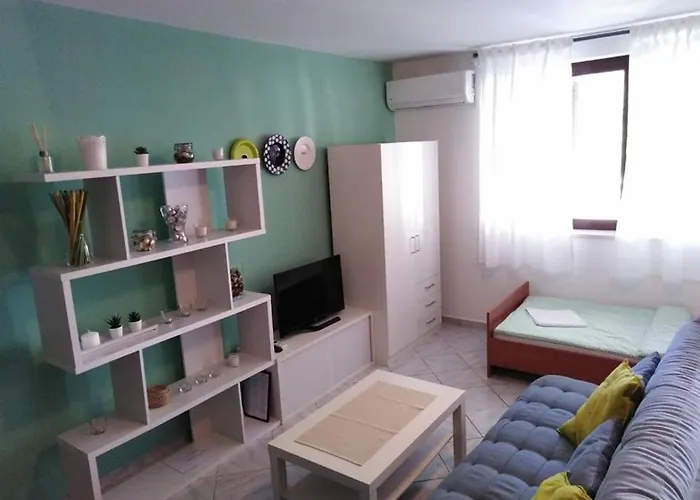 Apartments L&M Rogoznica 