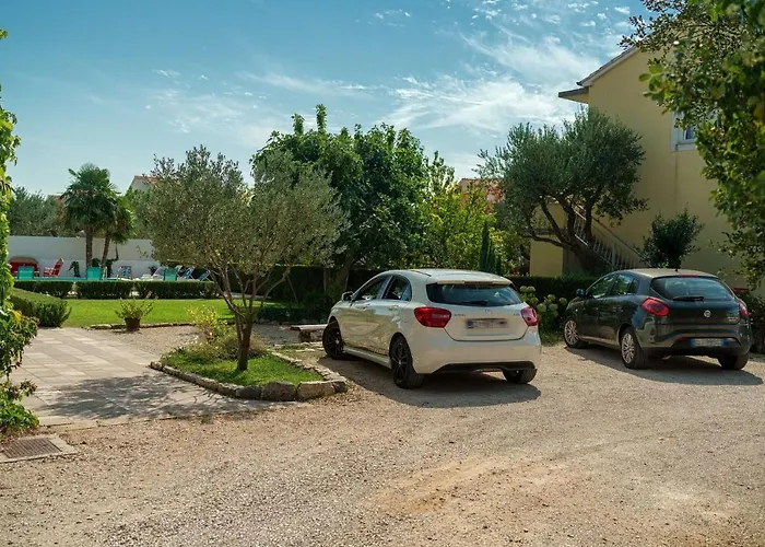 Apartments Vesna With Pool Vodice