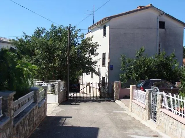 Haustierfreundliches Apartmani Svetina Vodice