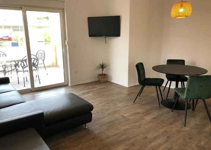 Apartments Martina Tisno