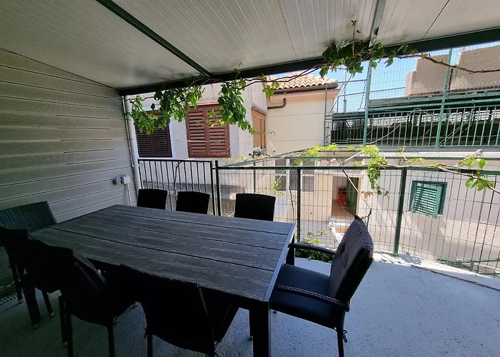 Alice in Wonderland Appartement Šibenik