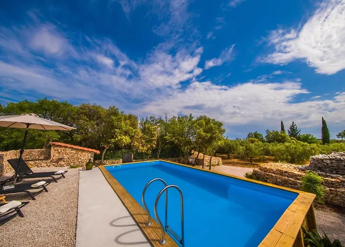 Holiday Estate "Bujur" - Private Pool, Surrounded By Nature! Sibenik