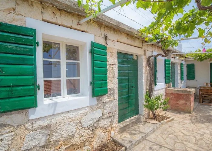 Haustierfreundliches Villa Dalmatian Stone House Rogoznica 
