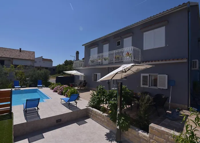 Huisdiervriedelijke Ivan & Niko Šibenik