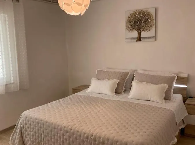 Comfy Apartment In A Quiet Neighborhood Šibenik