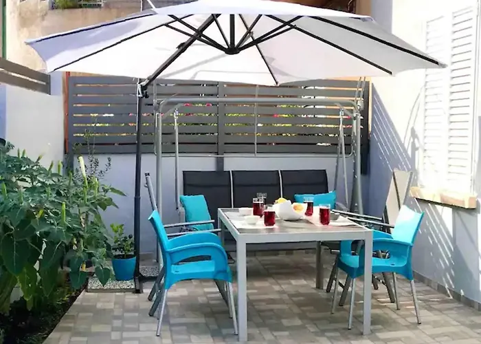 Novoureden Komforni Stan Od 90 M2 S Dvoristem Apartment Sibenik