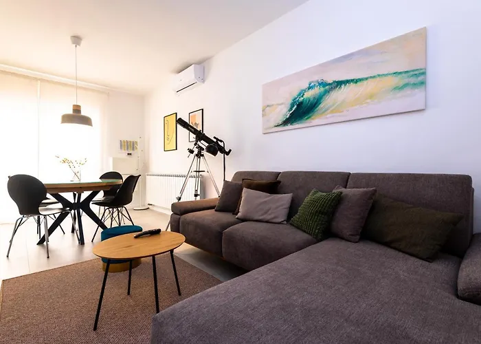 Huisdiervriedelijke Sea View Spacious Archipelago Apartment Šibenik