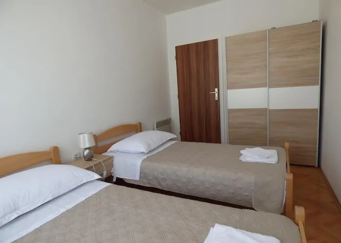 Pet friendly Apartment Ana, Free Garage Parking Sibenik
