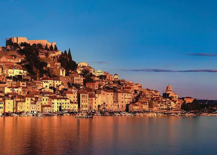 Huisdiervriedelijke 4 Bedroom Amazing Home In Šibenik