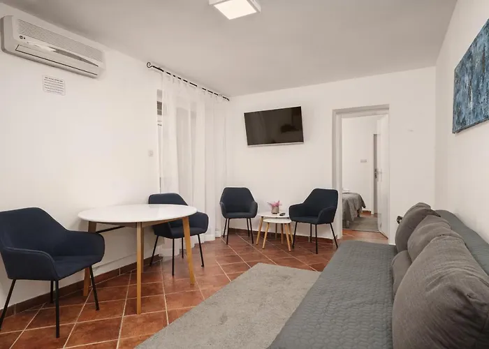 Hotels nahe Konoba Makina