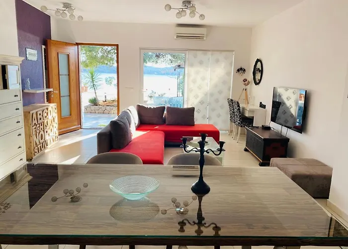 Holiday Home Toma Tisno