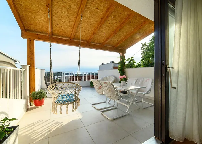 Pet friendly Nada Sea View City Centre Sibenik