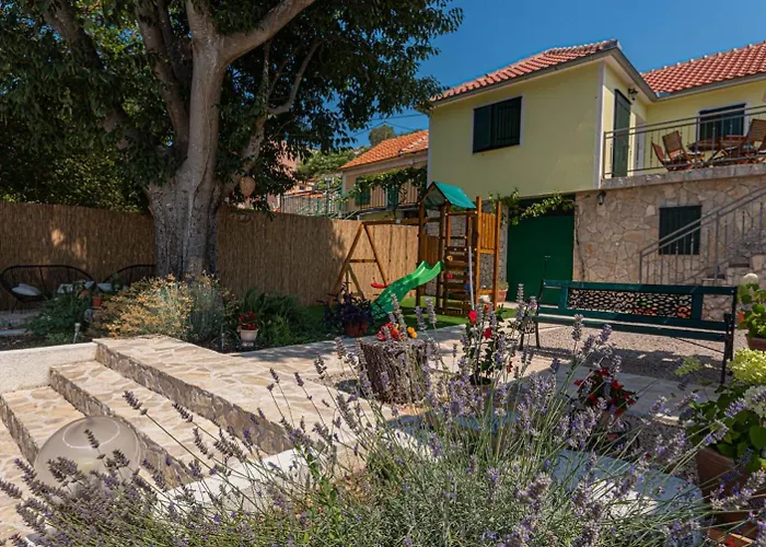 Huisdiervriedelijke Villa Vuki Šibenik