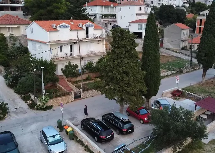 Apartments Marko Tisno