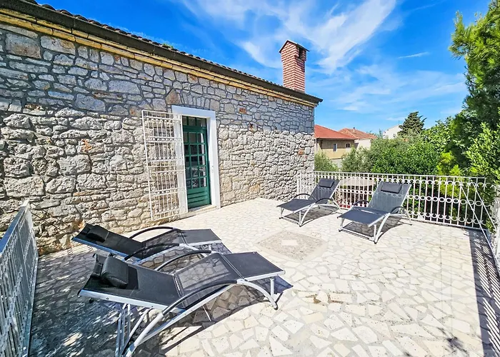 Haustierfreundliches Holiday Home Stefan By Interhome Tisno