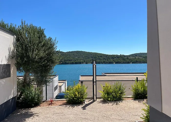 Bella Homes Camping Tisno