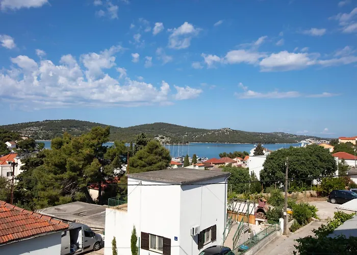 Haustierfreundliches Apartments By The Sea Tisno, Murter - 4295