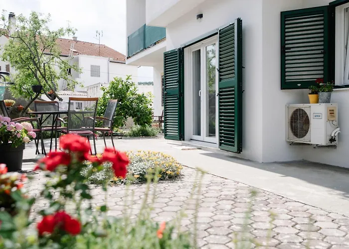 Apartments Petri Tisno