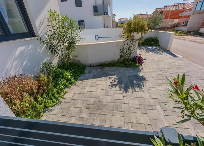 Villa Essenza - Luksuzne Kuce Za Odmor Vodice mit Pool