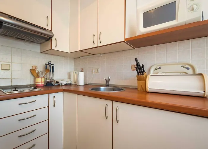 Apartments Kaina Tisno