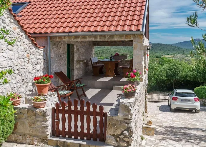 Haustierfreundliches Villa House Radojka Tisno