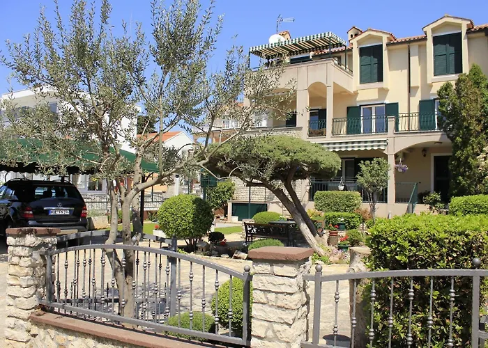 Apartments Zdenka Vodice