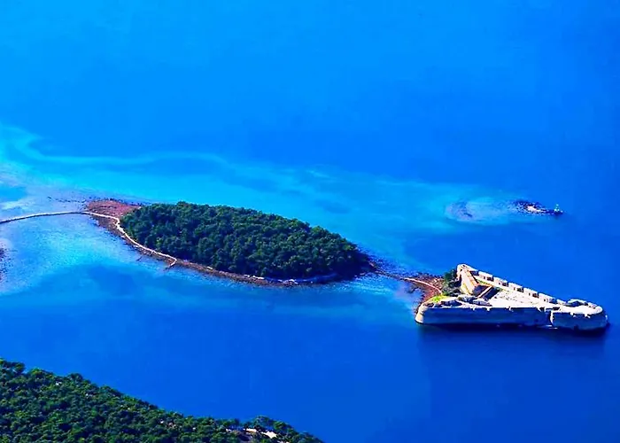 Sibenik hotels near Marina Mandalina