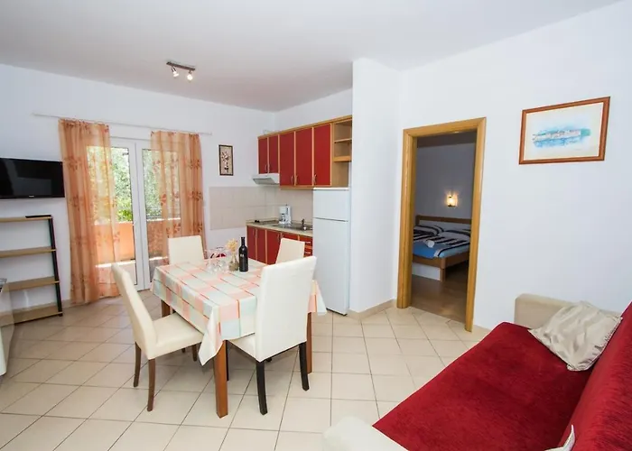 Apartments And Rooms Skalinada Murter