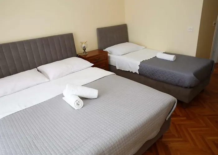 Apartment And Rooms Villa Kolonada Vodice