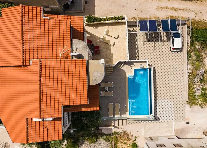 Apartments Ksenija Rogoznica 