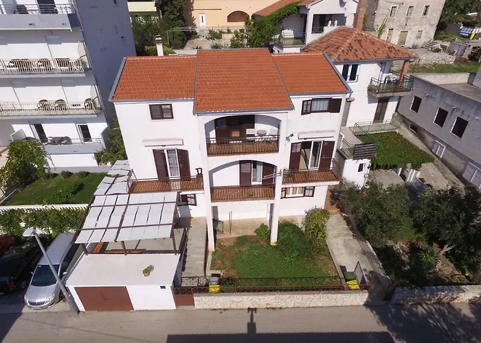 Apartments Ivan Spadina Tisno