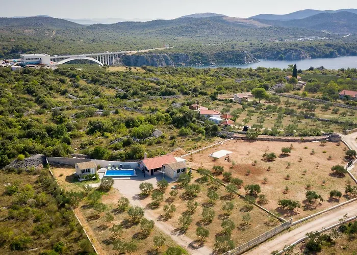 Appartement Sibenik Mara-Ana With Outdoor Swimming Poll acceptant les animaux